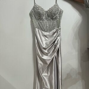Ladivine by Cinderella Divine, size 6, silver, strapless, Prom/Black Tie event
